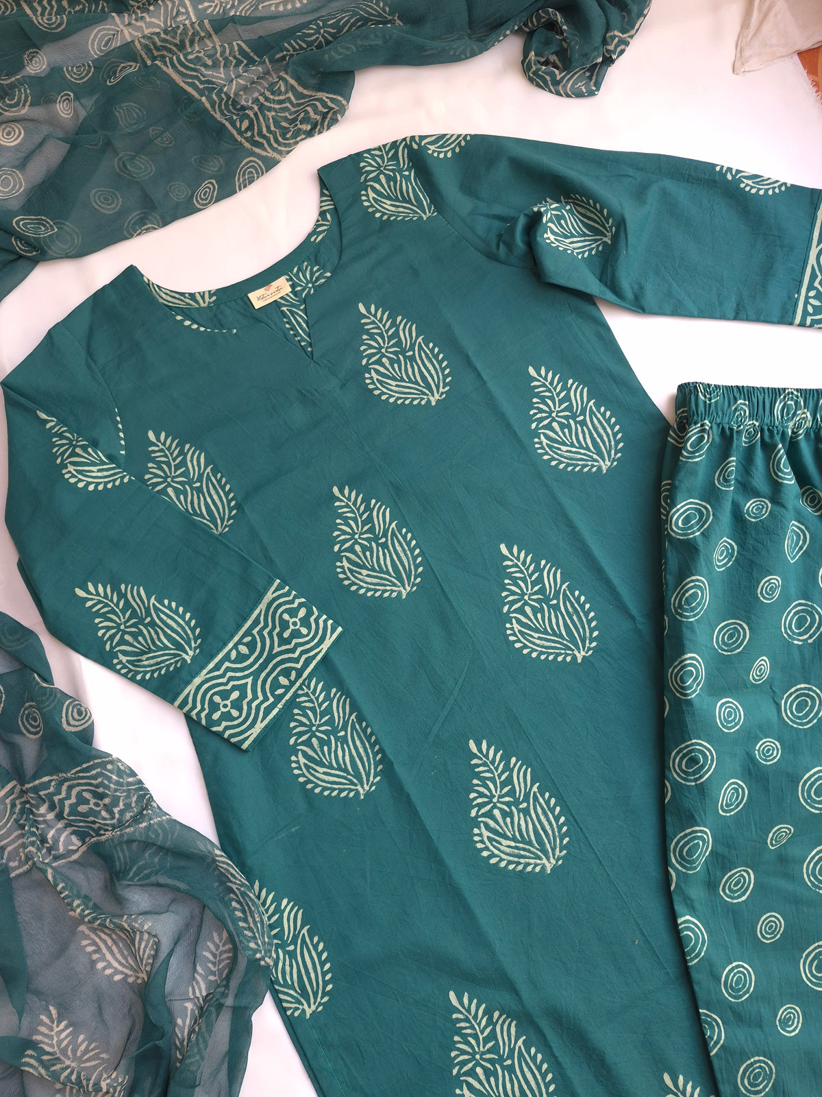 Cotton Suit Set With Chiffon Dupatta