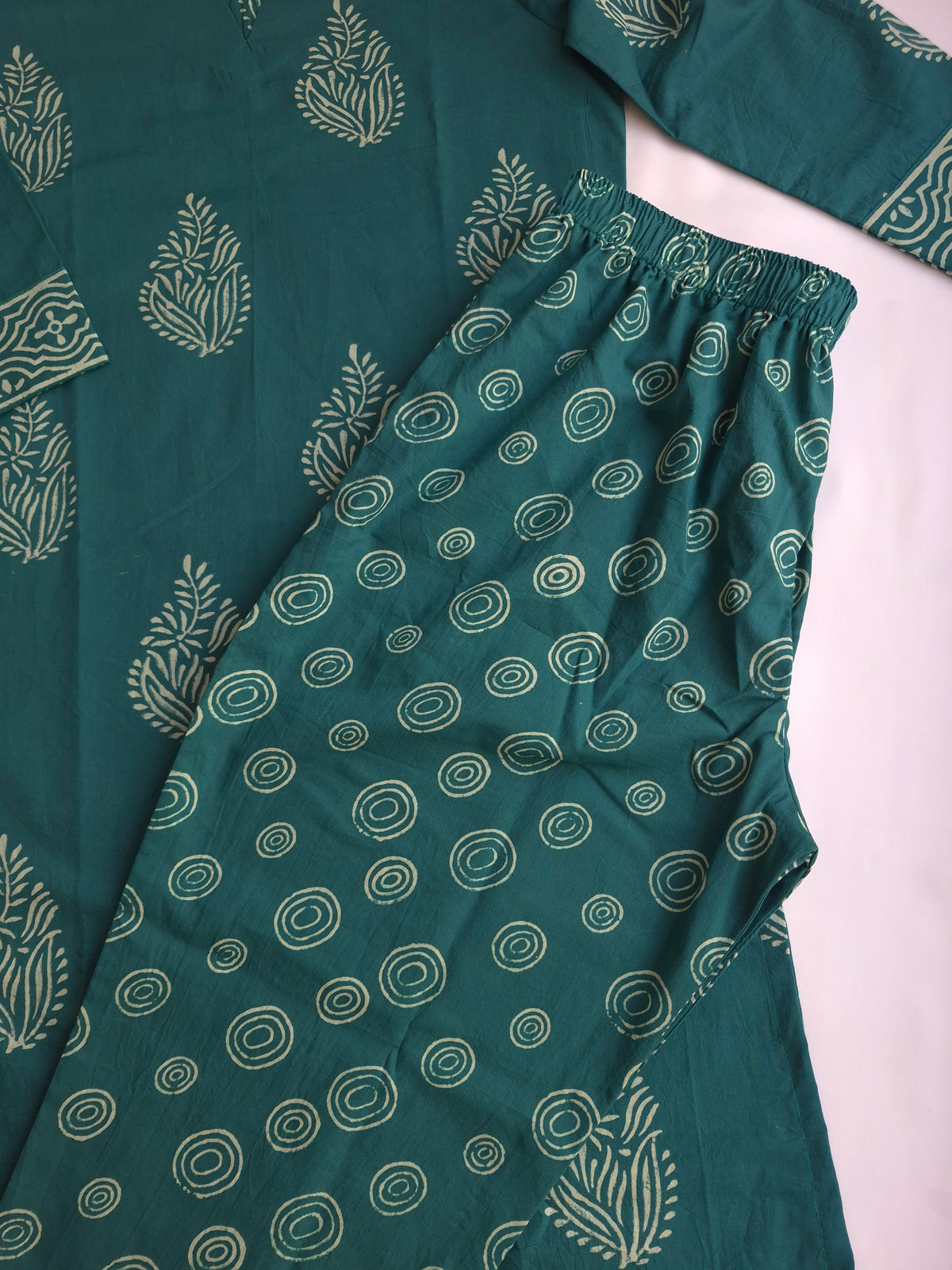 Cotton Suit Set With Chiffon Dupatta