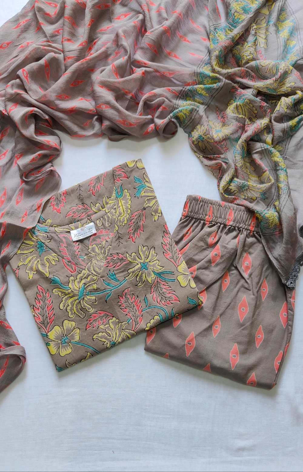 Cotton Suit Set With Chiffon Dupatta
