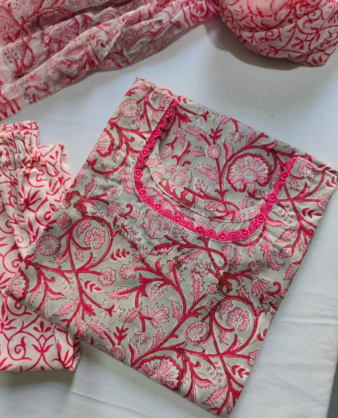 Cotton Suit Set With Chiffon Dupatta