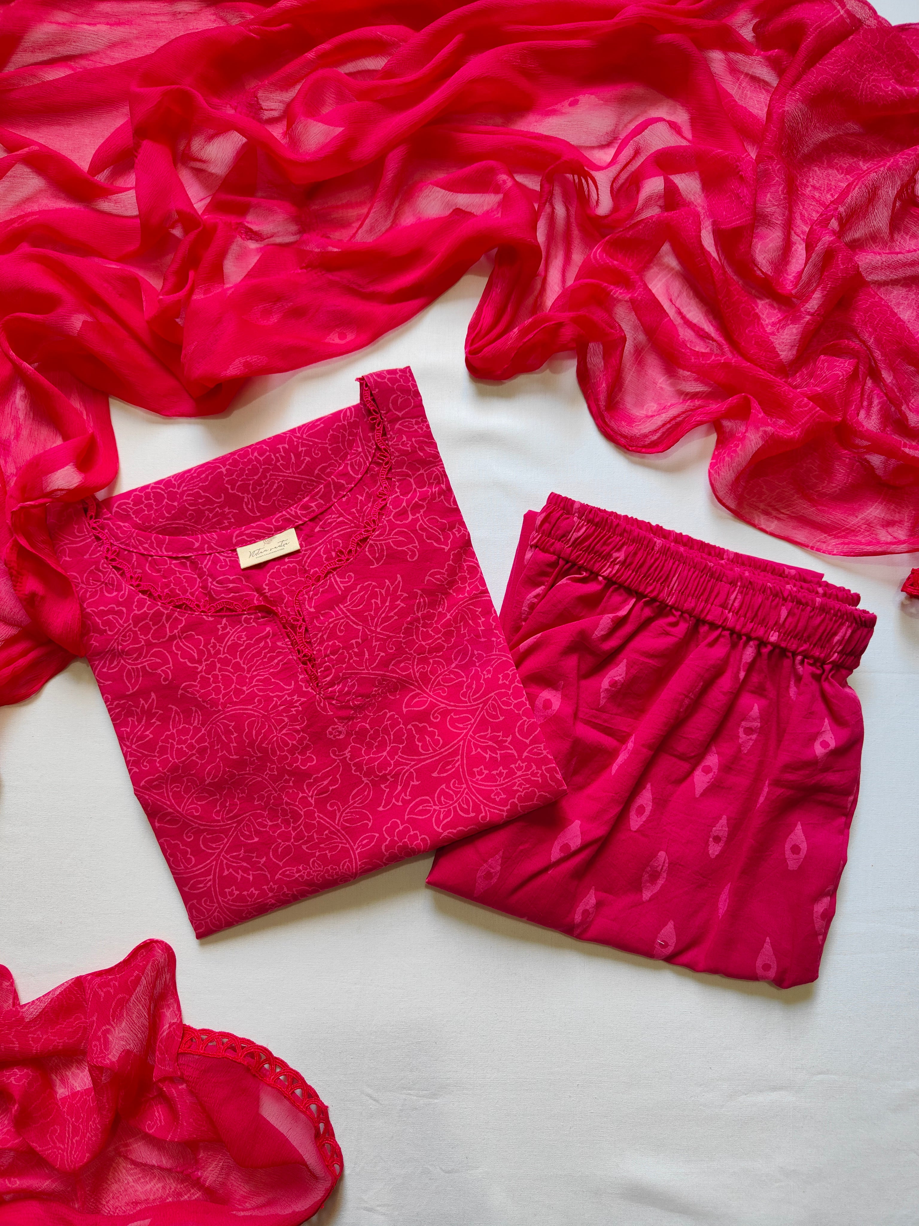 Cotton Suit Set With Chiffon Dupatta