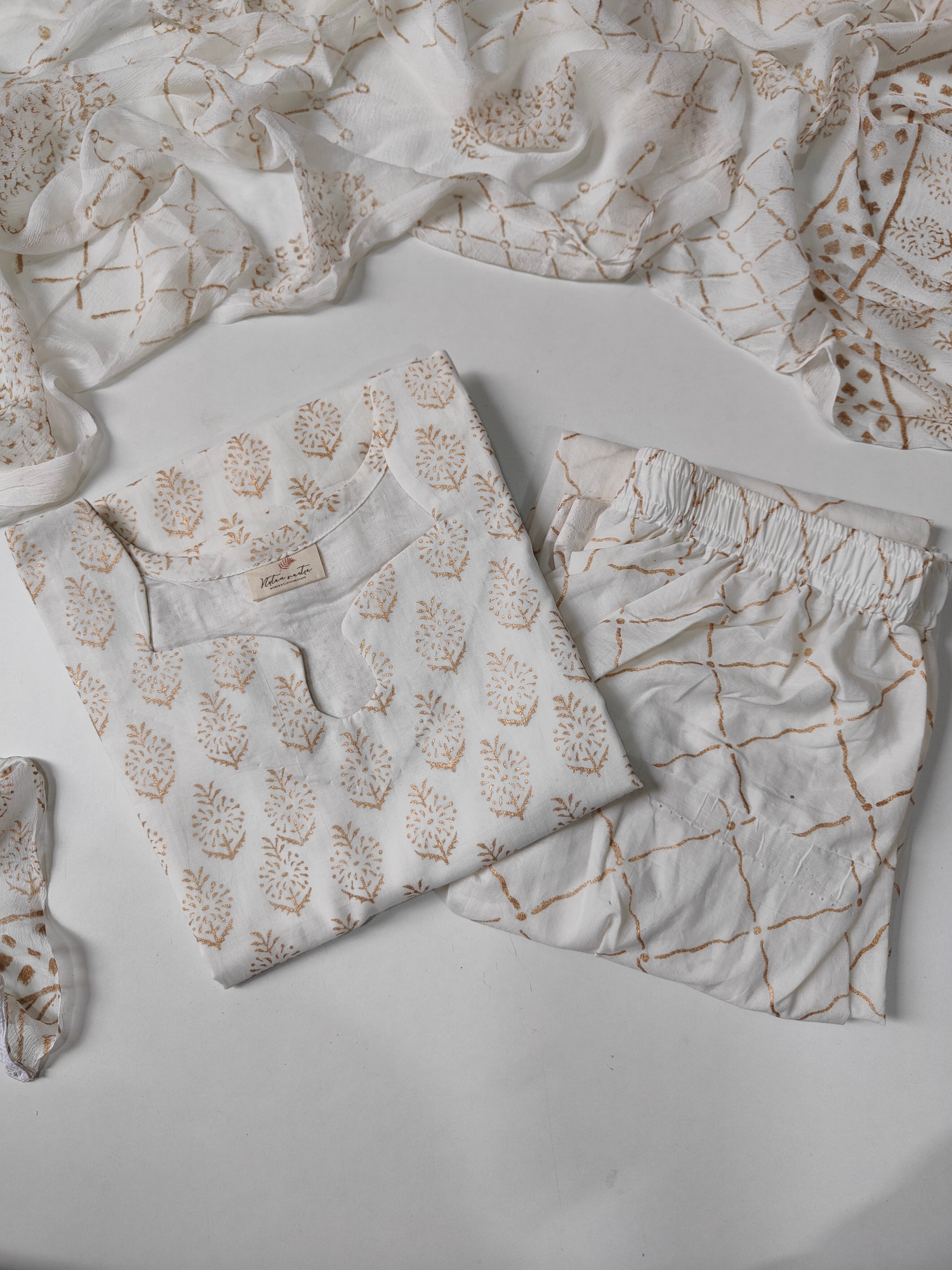 Cotton Suit Set With Chiffon Dupatta