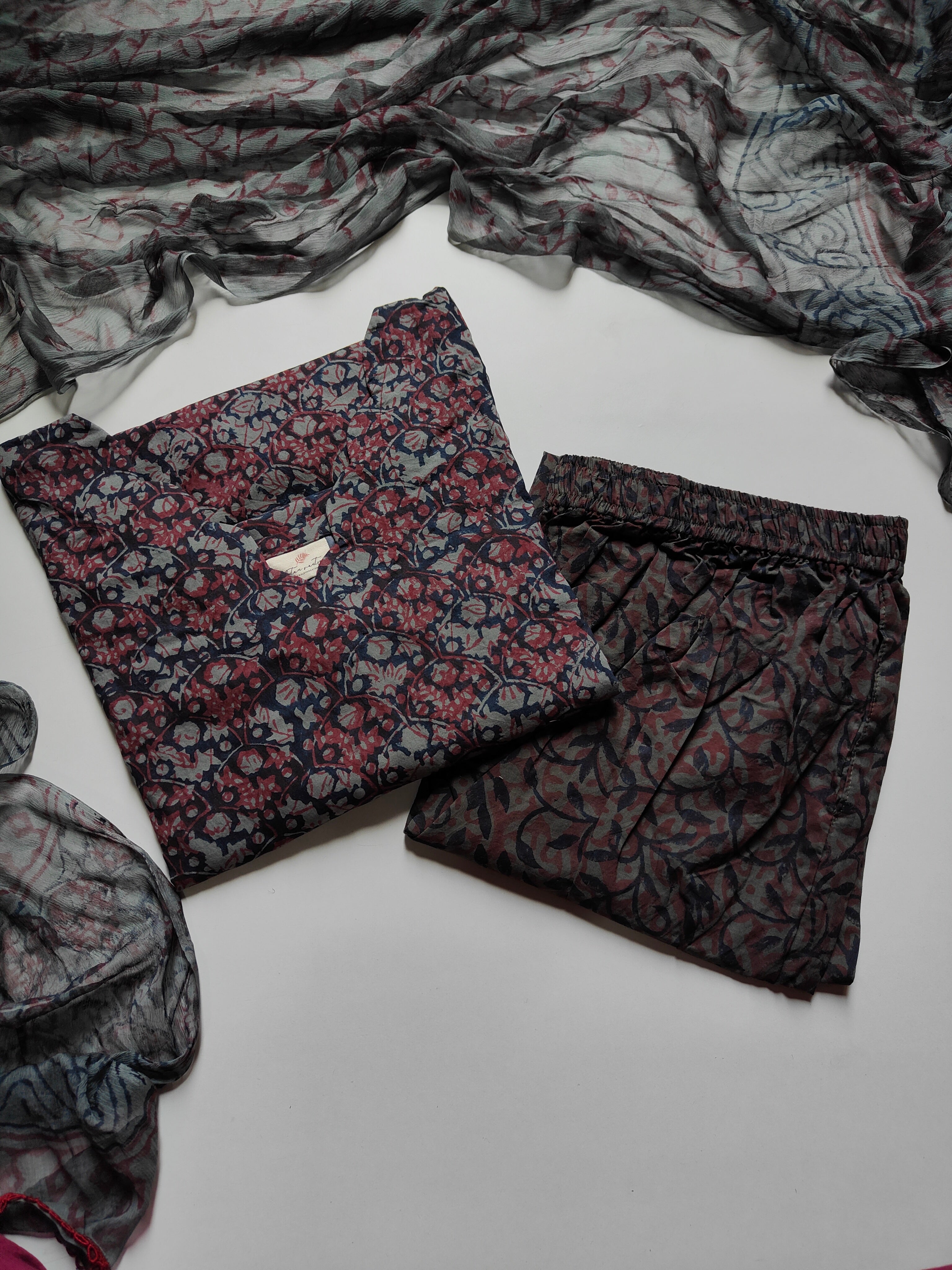 Cotton Suit Set With Chiffon Dupatta