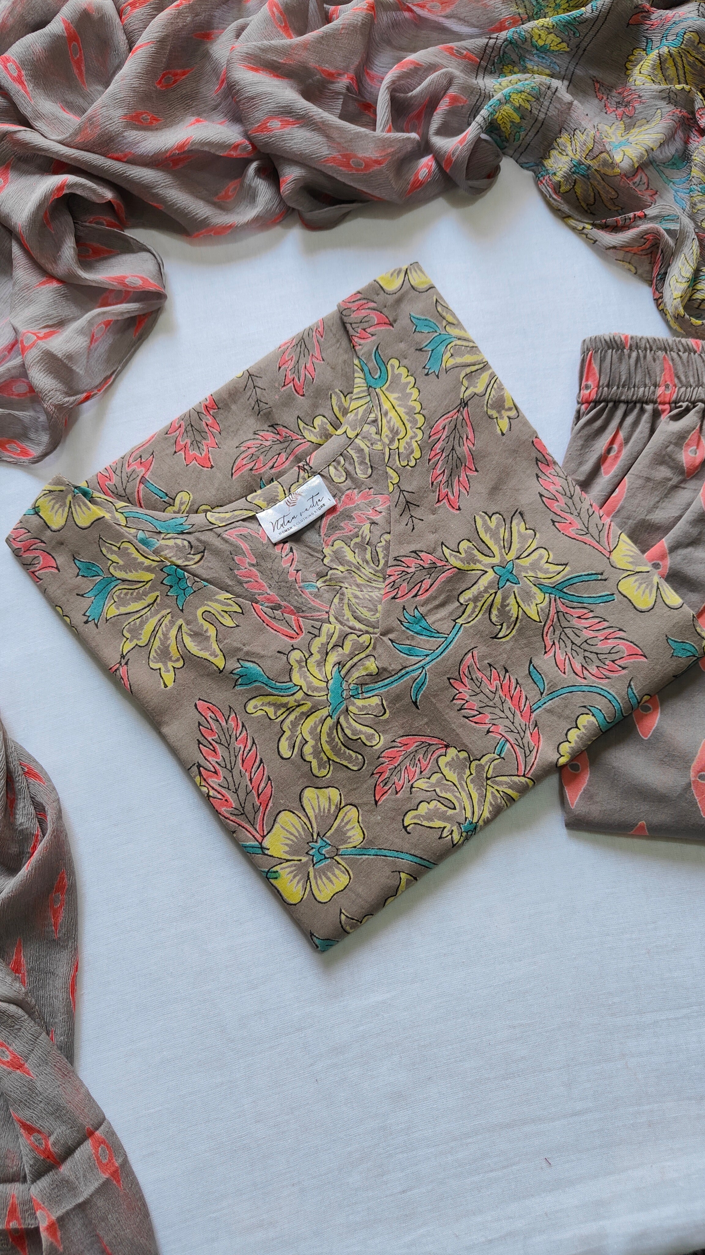 Cotton Suit Set With Chiffon Dupatta