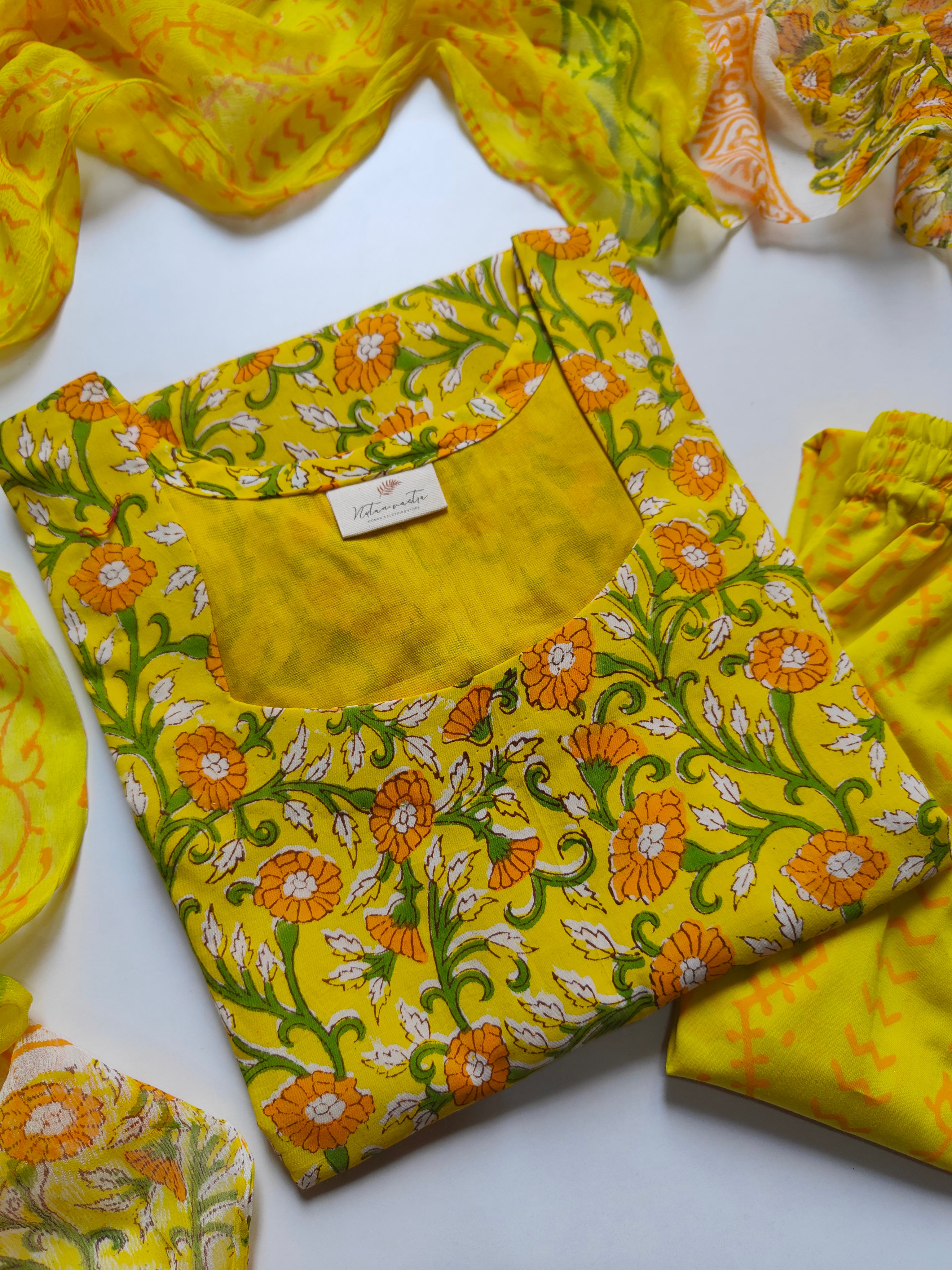 Cotton Suit Set With Chiffon Dupatta