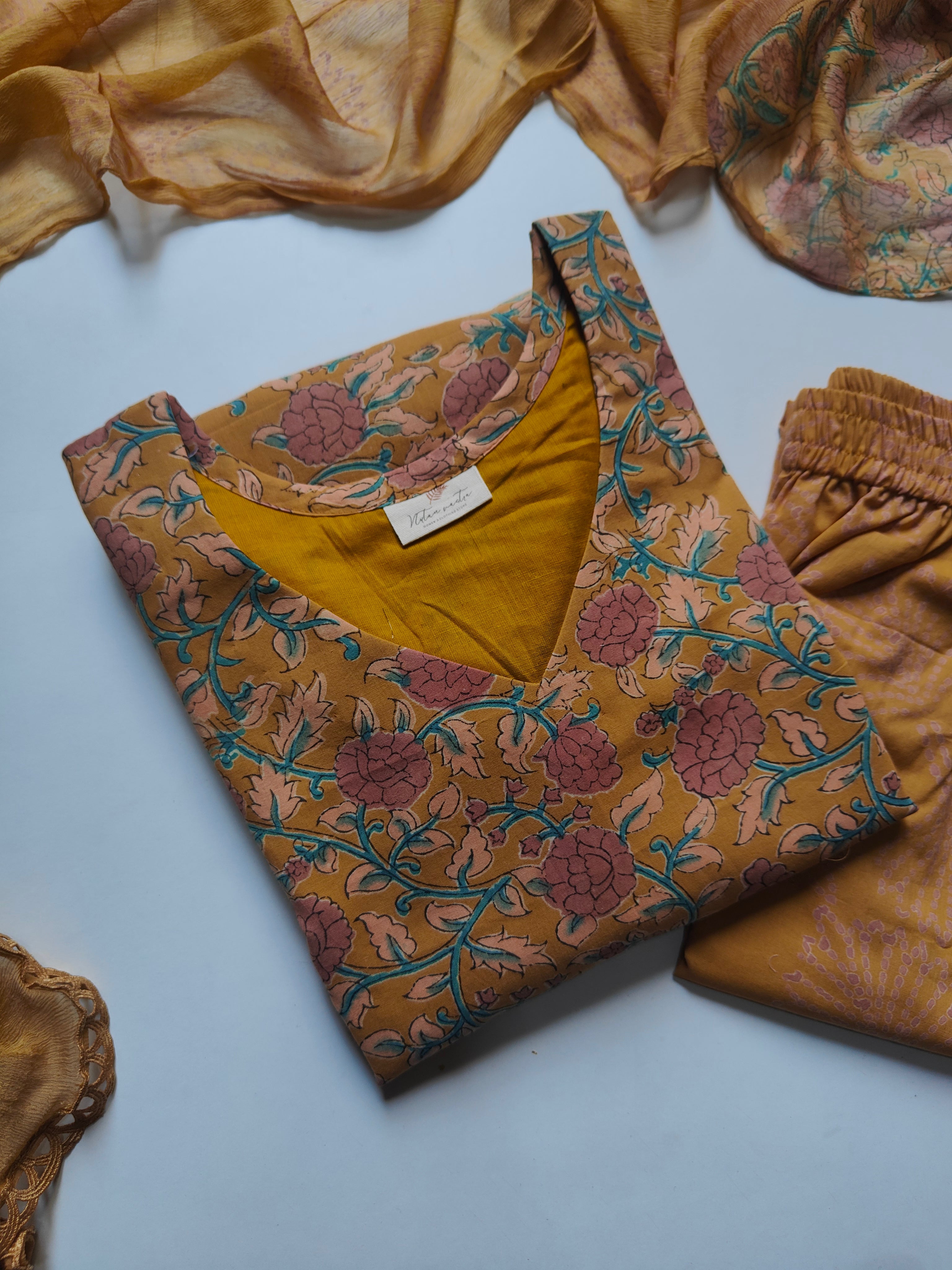 Cotton Suit Set With Chiffon Dupatta